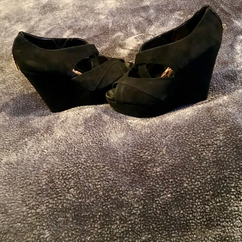 Jessica Simpson Black Wedges